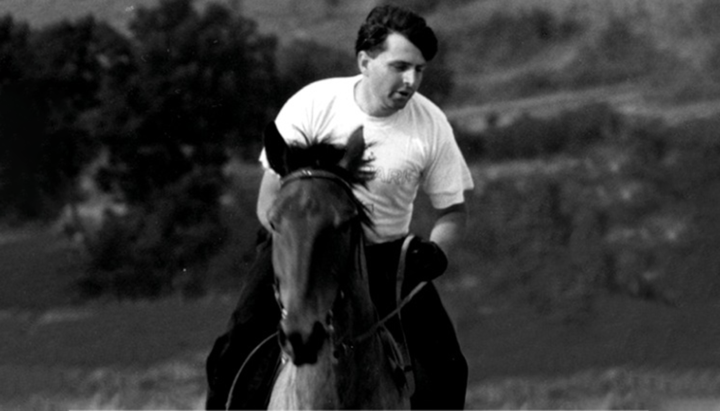 L'imprenditore Feliciano Di Giovambattista a cavallo del suo stallone purosangue